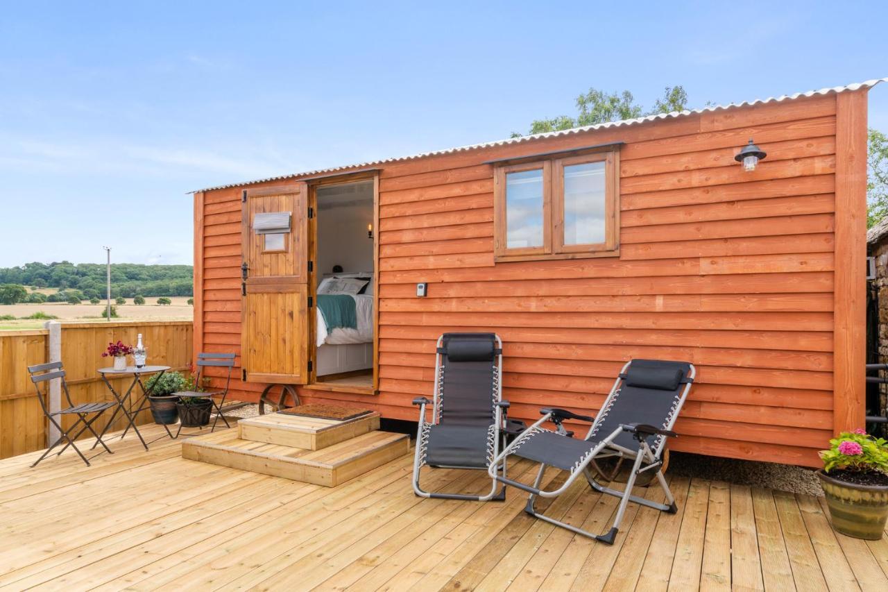 Outbak Shepherds Hut Cheltenham Exterior foto